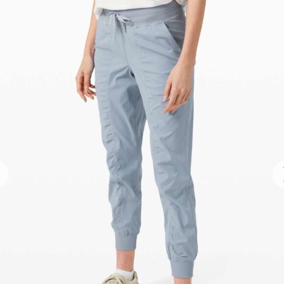 Women Lululemon Dance Studio Jogger Mid Rise in Chambray Size 6 - Picture 1 of 9